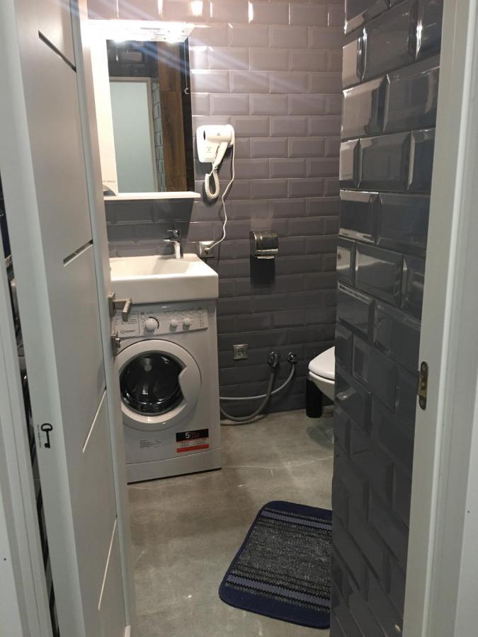 Welcome Apartments В Центре Uzjhorod Exteriör bild